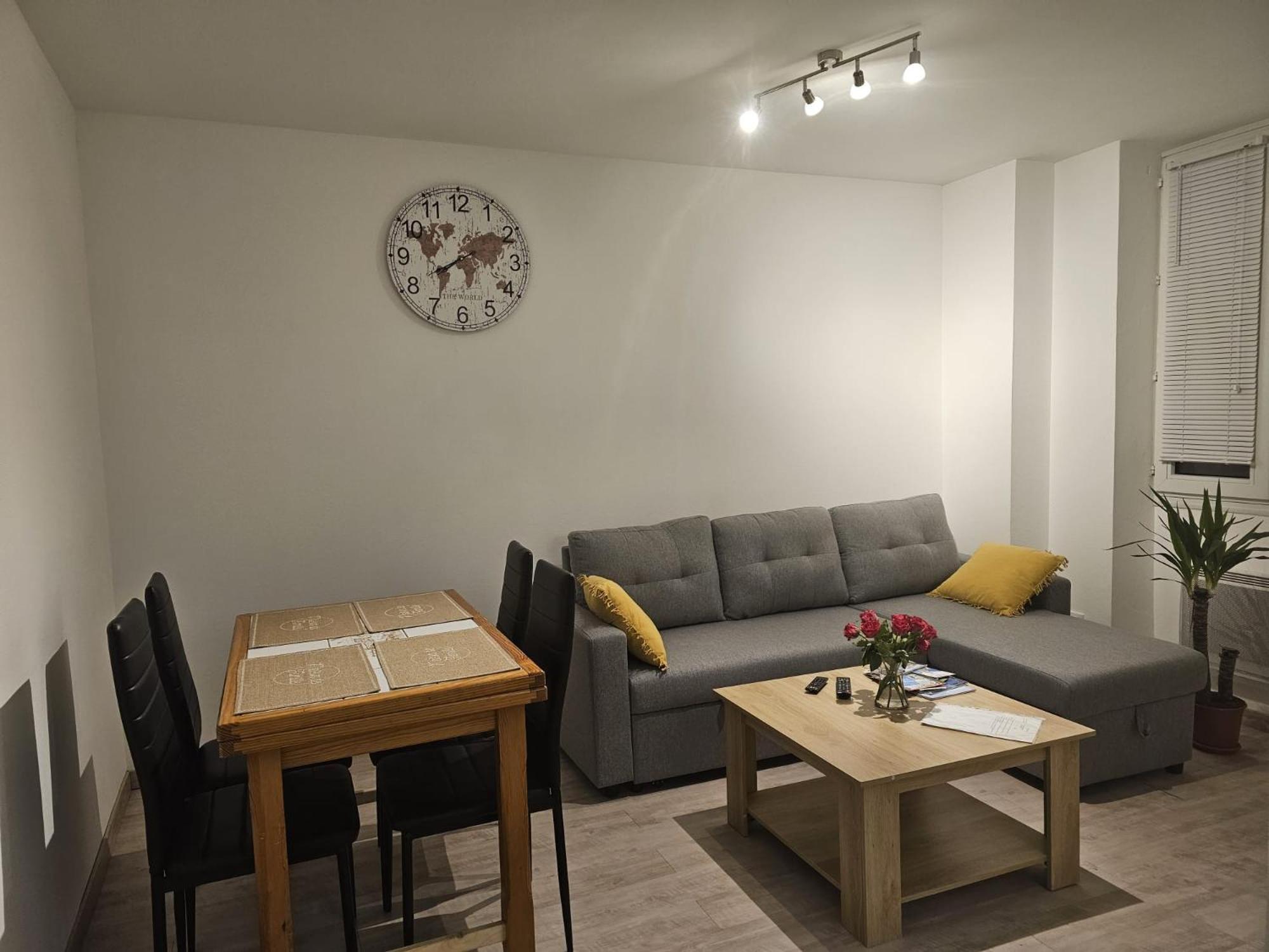 Joli Appartement En Face De Lac Nantua Exteriér fotografie